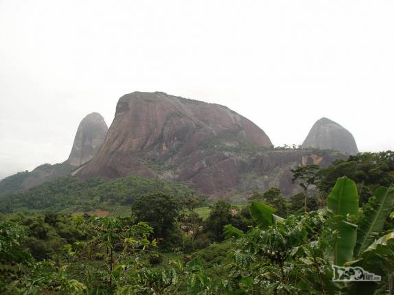 A famosa Pedra do Camelo, a mais conhecida na região de Pancas, nos Pontões Capixabas, noroeste do Espírito Santo (foto de Dez/2008)